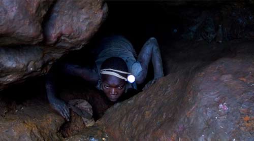 Creuseur de cassitérite au Nord-Kivu