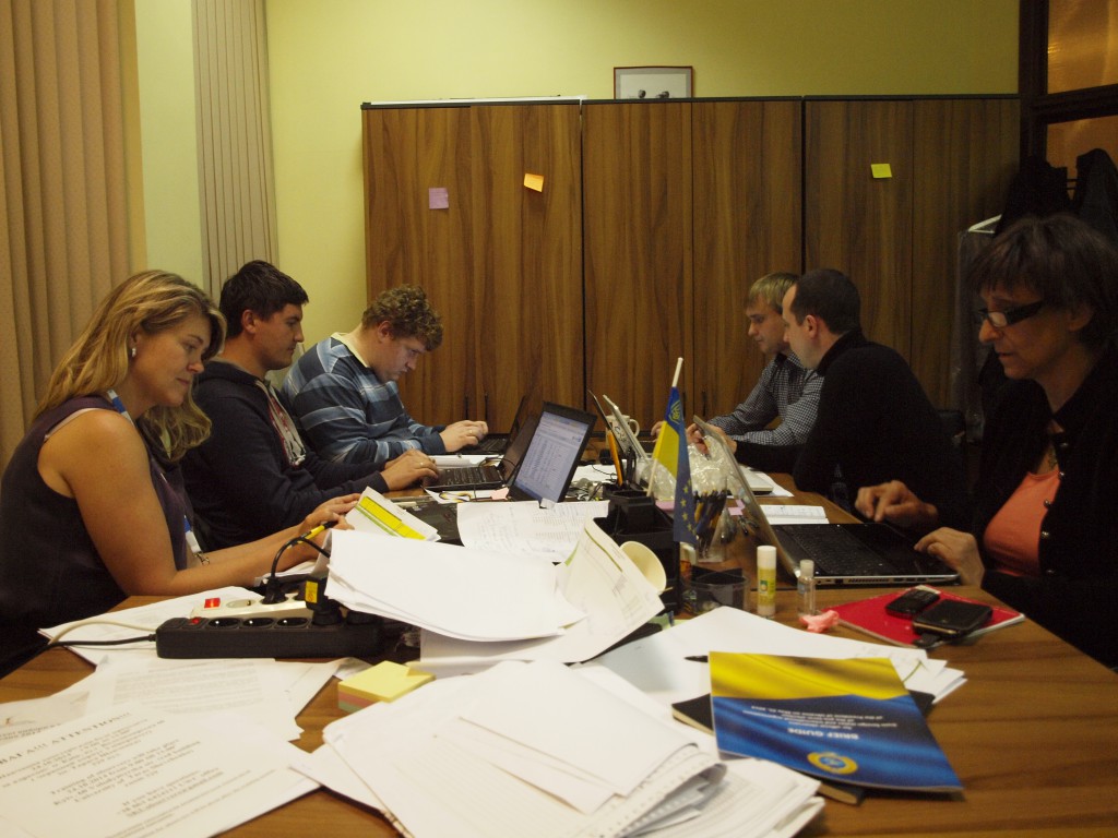 Dans les bureaux du CKU à Kiev. Crédits : Anne Rio